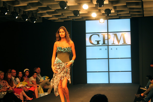Mare d’Amare 2013 – 2 Fashion Sisters – fashion show – GPM MARE