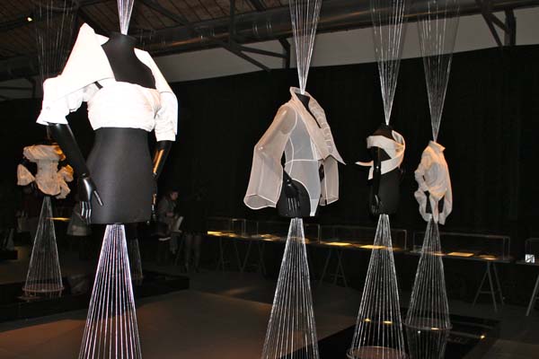 museo del tessuto, la camicia bianca secondo me, ferre, 2 fashion sisters, fashion blogger